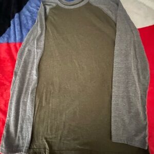 George Long Sleeve Tee in Olive and Gray
